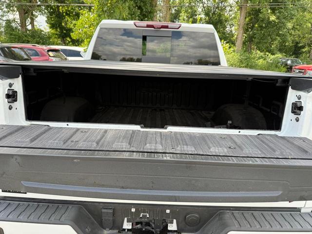 Photo of 2023 Summit White GMC Sierra 1500