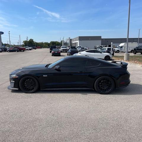 Photo of 2019 Shadow Black Ford Mustang