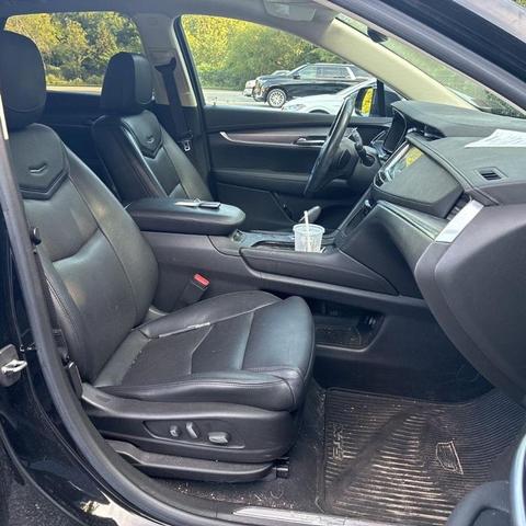 Photo of 2018 Stellar Black Metallic Cadillac XT5