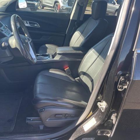 Photo of 2017 Mosaic Black Metallic Chevrolet Equinox