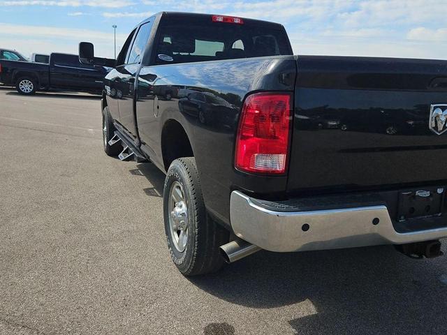 Photo of 2017 Brilliant Black Crystal Pearlcoat RAM 2500