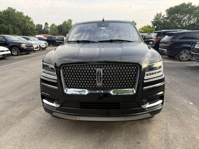 Photo of 2019 Infinite Black Metallic Lincoln Navigator