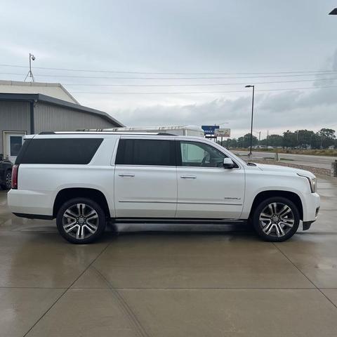 Photo of 2018 White Frost Tri-Coat GMC Yukon XL