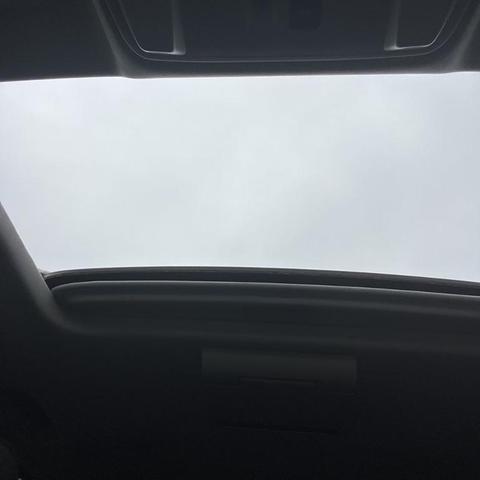 Photo of 2018 White Frost Tri-Coat GMC Yukon XL