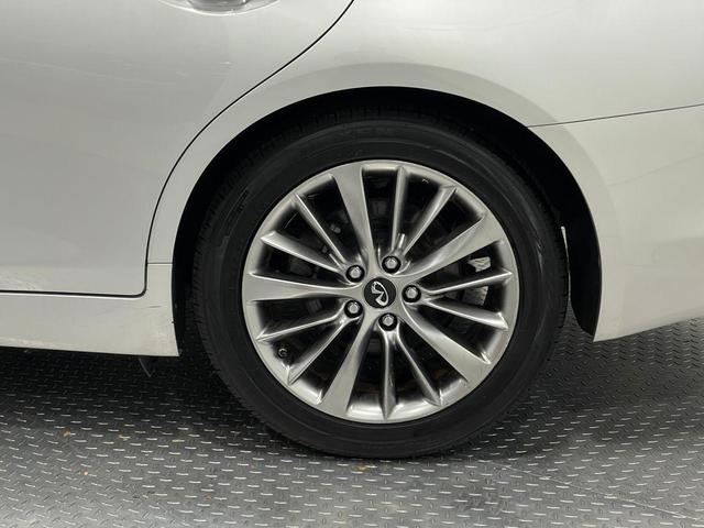 Photo of 2019 Liquid Platinum INFINITI Q50