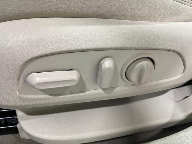 Photo of 2021 White Frost Tri-Coat GMC Acadia