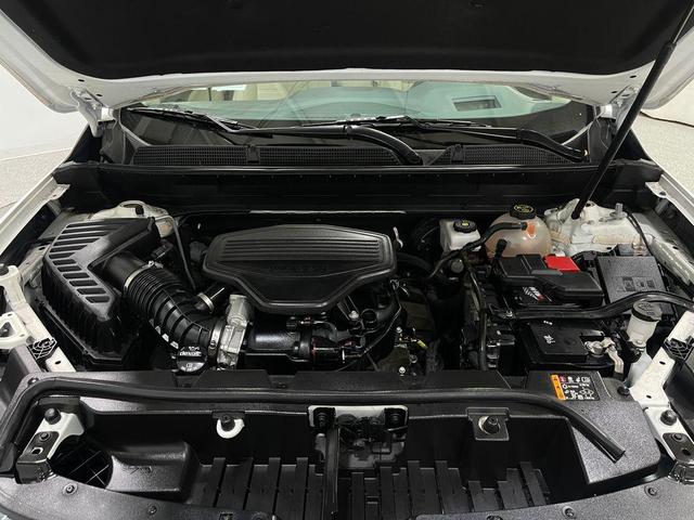 Photo of 2021 White Frost Tri-Coat GMC Acadia
