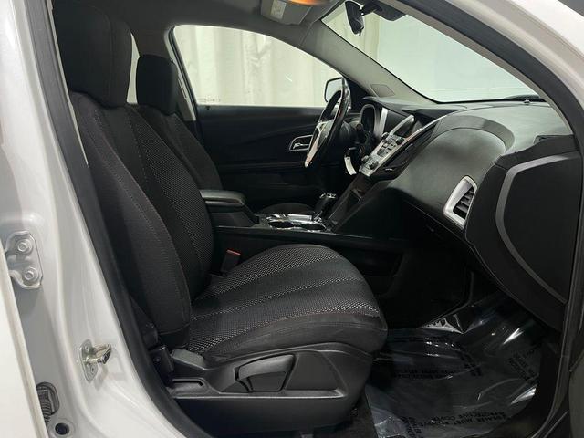Photo of 2017 Iridescent Pearl Tricoat Chevrolet Equinox
