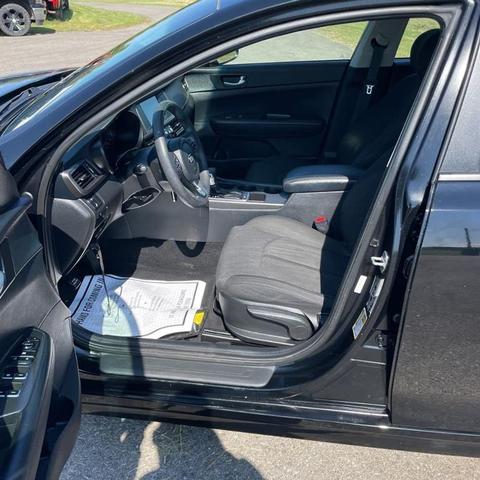 Photo of 2018 Ebony Black Kia Optima
