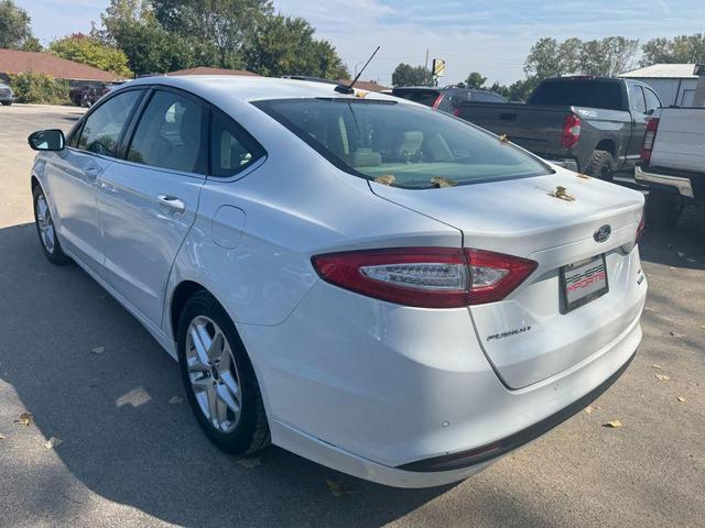 Photo of 2013 Oxford White Ford Fusion