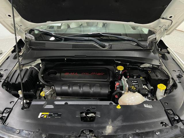 Photo of 2018 White Clearcoat Jeep Compass