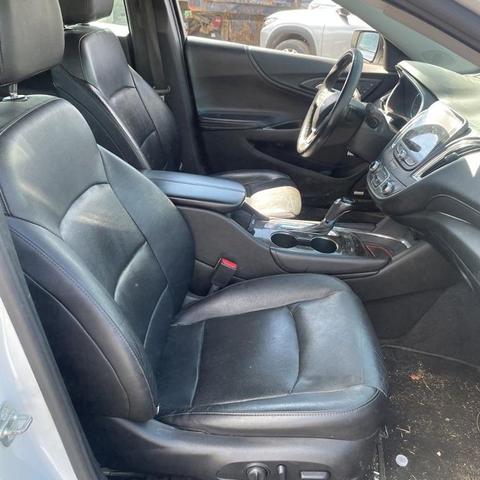 Photo of 2016 Iridescent Pearl Tricoat Chevrolet Malibu
