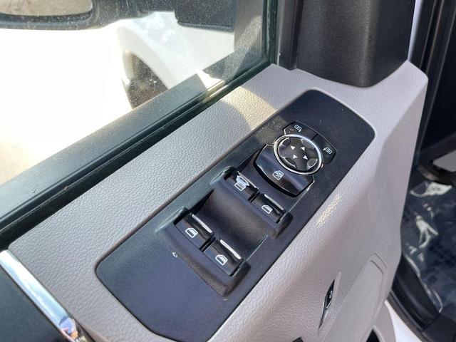 Photo of 2021 Oxford White Ford F-250