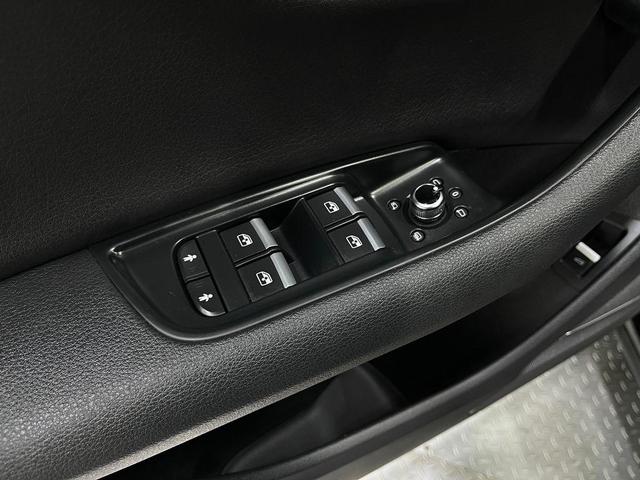 Photo of 2018 Orca Black Metallic Audi Q7