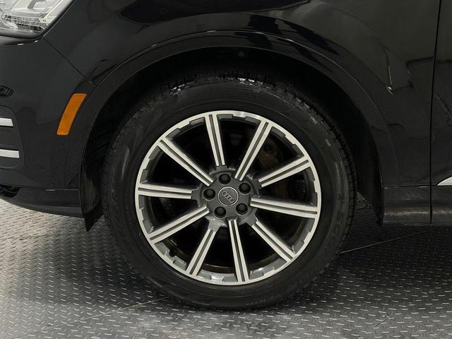 Photo of 2018 Orca Black Metallic Audi Q7