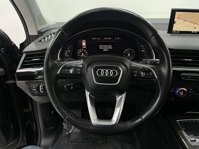 Photo of 2018 Orca Black Metallic Audi Q7