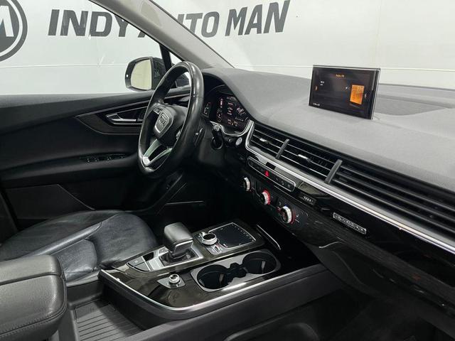 Photo of 2018 Orca Black Metallic Audi Q7