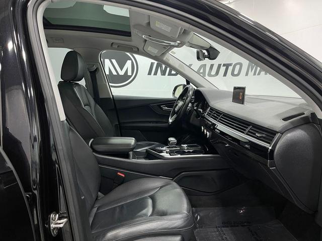 Photo of 2018 Orca Black Metallic Audi Q7