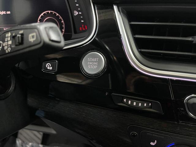 Photo of 2018 Orca Black Metallic Audi Q7