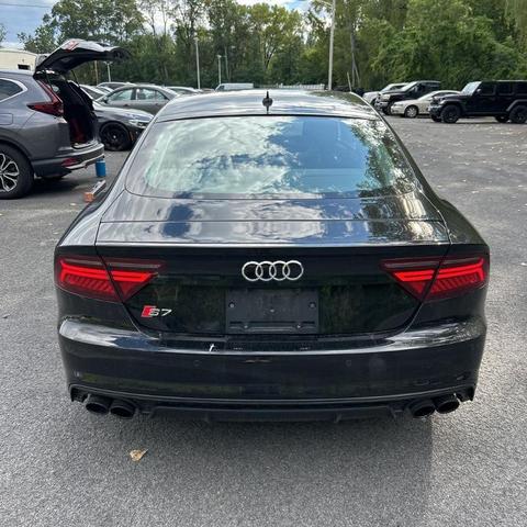 Photo of 2017 Mythos Black Metallic Audi S7