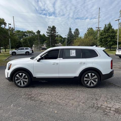 Photo of 2020 Snow White Pearl Kia Telluride