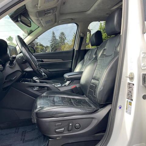 Photo of 2020 Snow White Pearl Kia Telluride