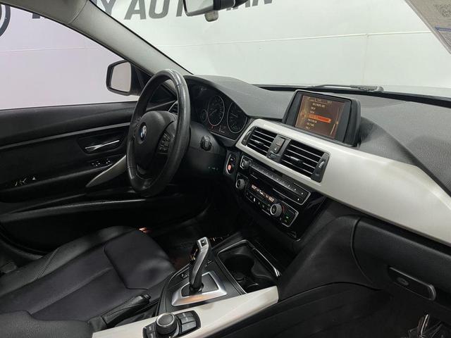 Photo of 2017 Glacier Silver Metallic BMW 320