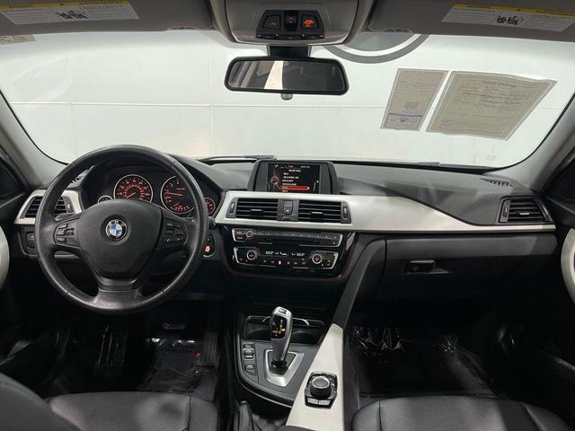 Photo of 2017 Glacier Silver Metallic BMW 320