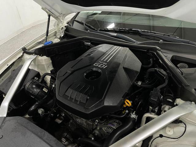 Photo of 2021 Snow White Pearl Kia Stinger