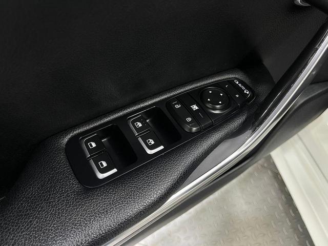Photo of 2021 Snow White Pearl Kia Stinger