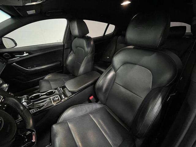 Photo of 2021 Snow White Pearl Kia Stinger