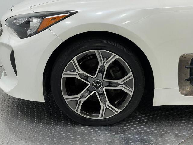 Photo of 2021 Snow White Pearl Kia Stinger