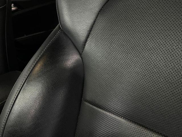 Photo of 2021 Snow White Pearl Kia Stinger