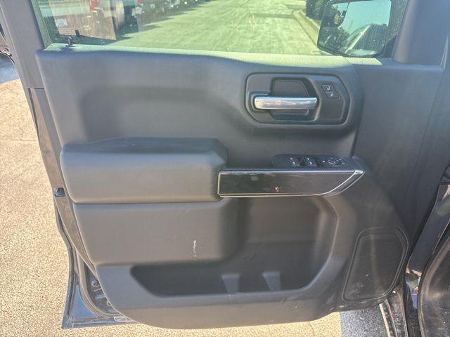 Photo of 2021 Black Chevrolet Silverado 1500