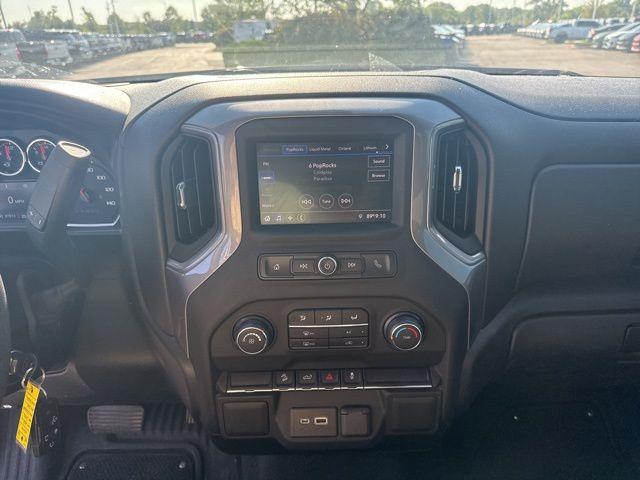 Photo of 2021 Black Chevrolet Silverado 1500