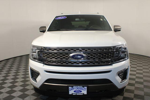 Photo of 2021 Star White Ford Expedition