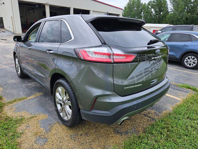 Photo of 2024 Carbonized Gray Metallic Ford Edge