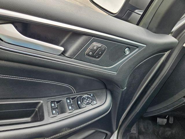 Photo of 2024 Carbonized Gray Metallic Ford Edge