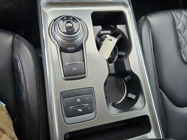 Photo of 2024 Carbonized Gray Metallic Ford Edge