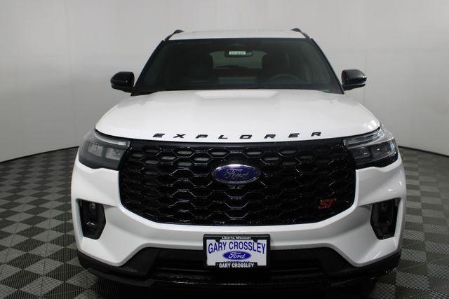 Photo of 2025 Star White Ford Explorer