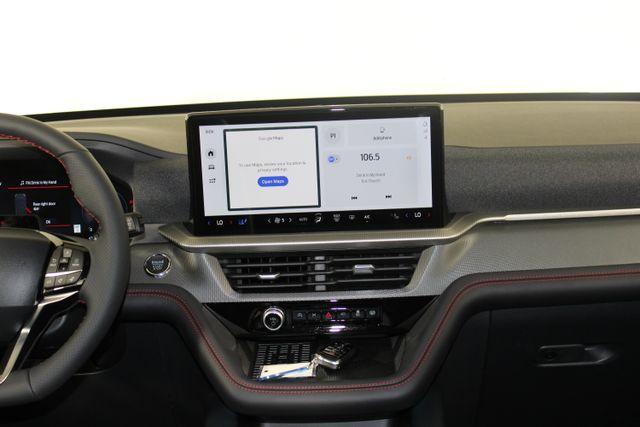 Photo of 2025 Star White Ford Explorer