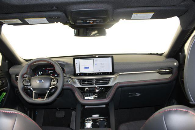 Photo of 2025 Star White Ford Explorer