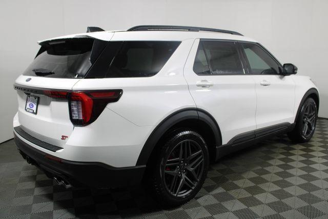 Photo of 2025 Star White Ford Explorer