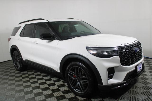 Photo of 2025 Star White Ford Explorer