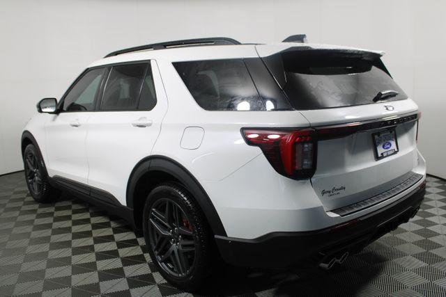 Photo of 2025 Star White Ford Explorer