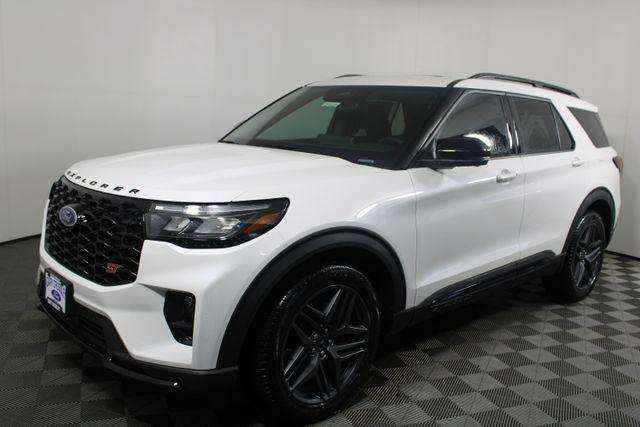 Photo of 2025 Star White Ford Explorer