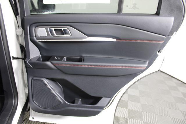 Photo of 2025 Star White Ford Explorer