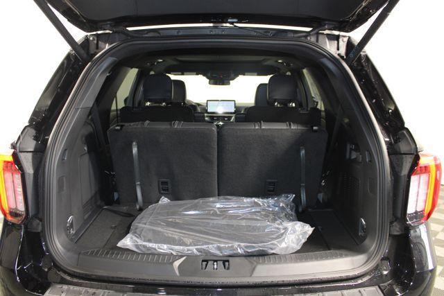 Photo of 2025 Agate Black Metallic Ford Explorer
