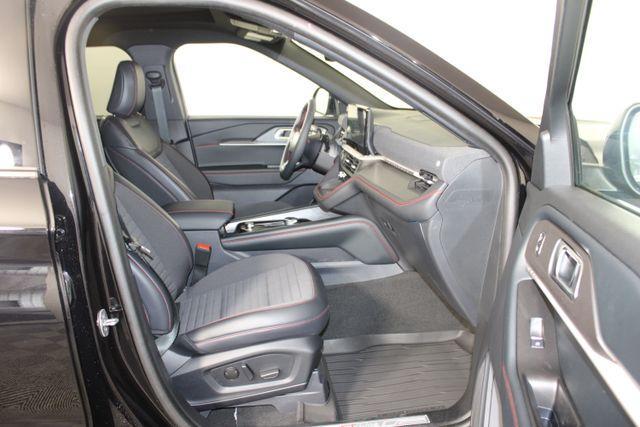 Photo of 2025 Agate Black Metallic Ford Explorer