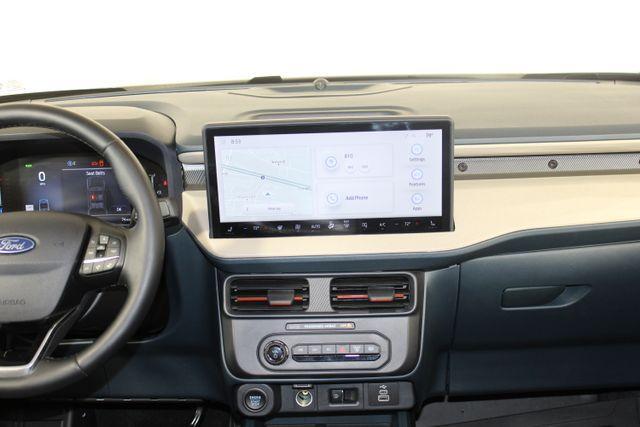 Photo of 2025 Oxford White Ford Maverick